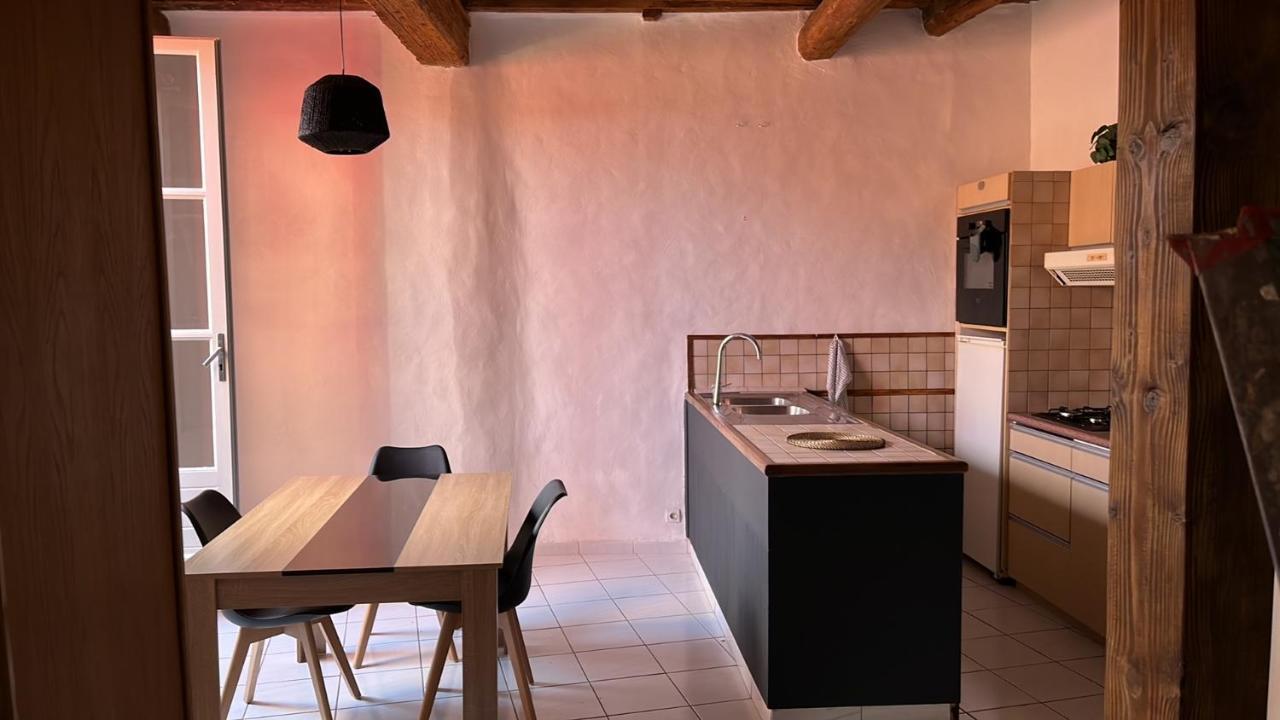 Atypique Apartamento Châteauneuf-de-Gadagne Exterior foto