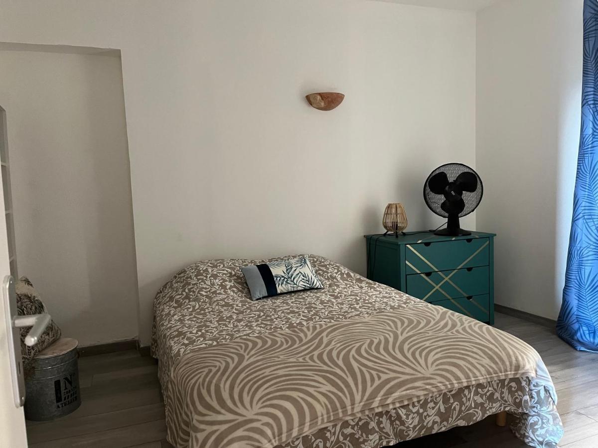 Atypique Apartamento Châteauneuf-de-Gadagne Exterior foto
